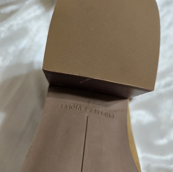 Elegant Tan Ankle Booties By Chelsea & Violet Size 8 NWOB! Never Worn! - Picture 9 of 9